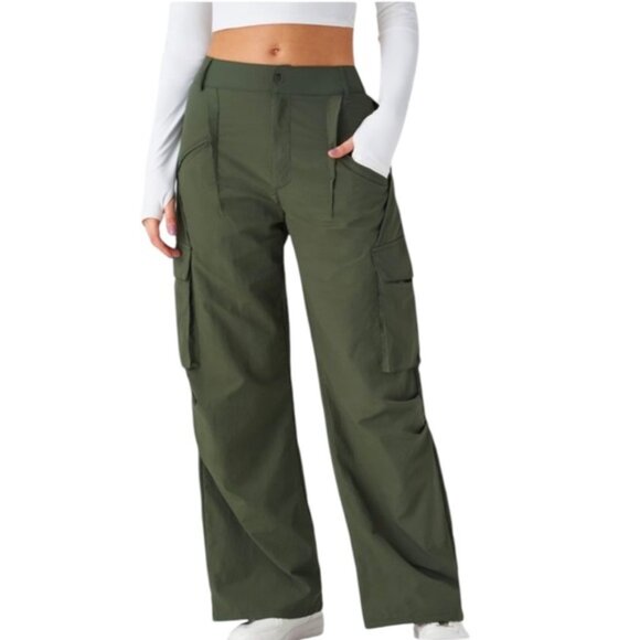 NWT HALARA Women's Wide Leg High-Rise Cargo Pants Deep Tea Green Medium Nylon - Picture 1 of 7